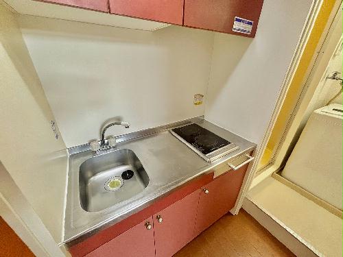 キッチン　設備・仕様は号室により異なる為、現況を優先いたします。