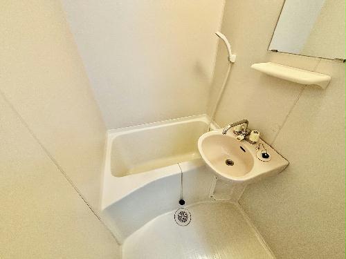 バス・シャワールーム　設備・仕様は号室により異なる為、現況を優先いたします。