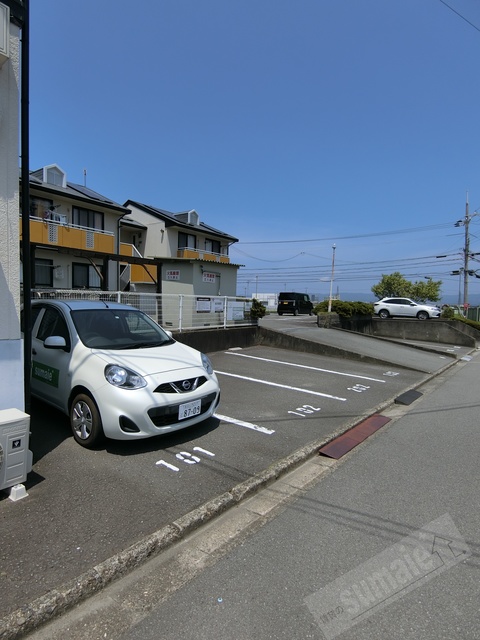 【和歌山市田尻のアパートの駐車場】