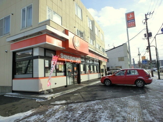 【札幌市豊平区美園十一条のマンションのコンビニ】