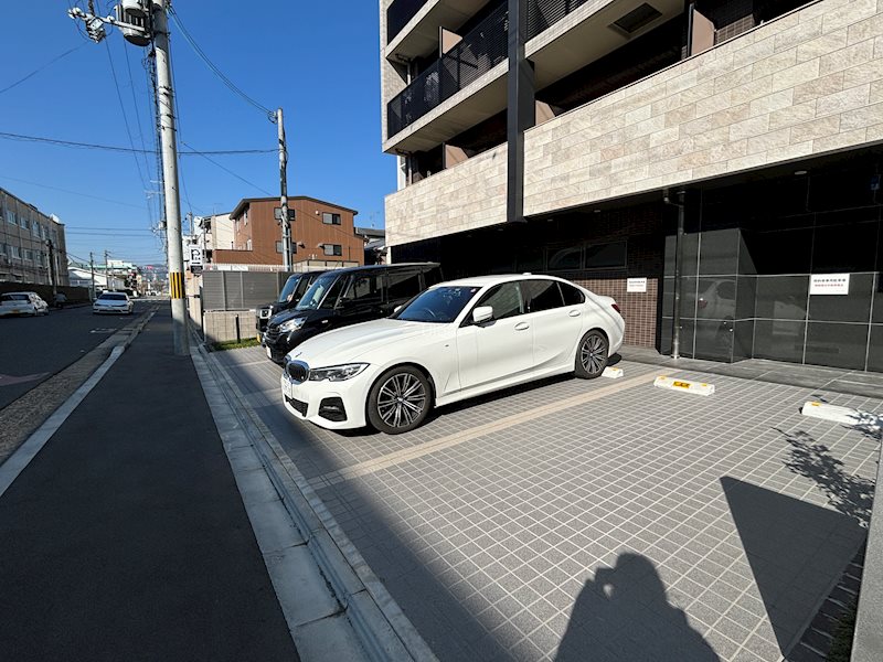 【ベラジオ雅び西大路高辻の駐車場】