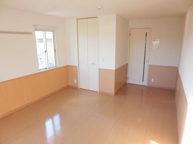 その他部屋・スペース　広々とした１０.５帖の洋室です