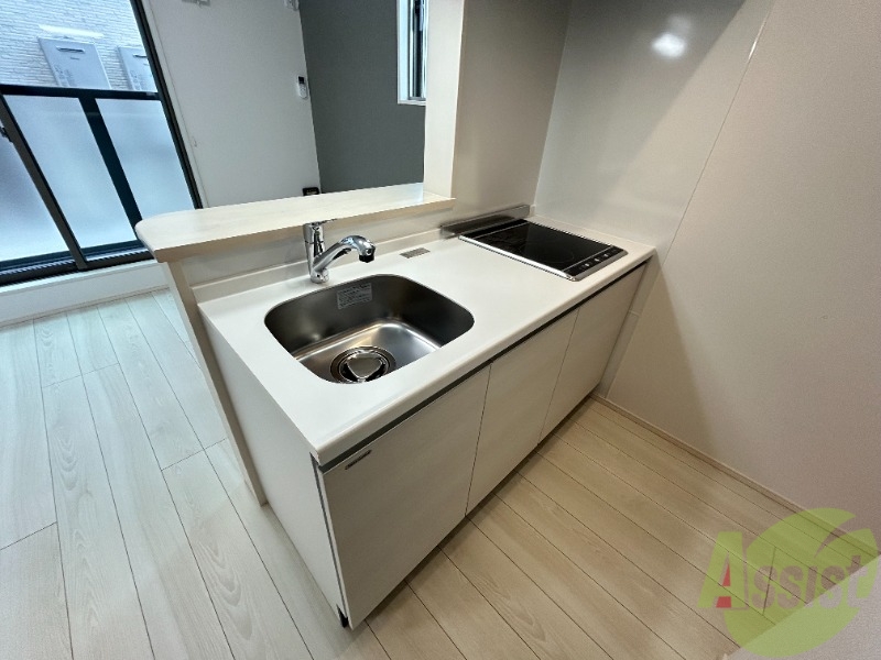 キッチン　ＩＨコンロが設置されています。入居後すぐに使えますね。