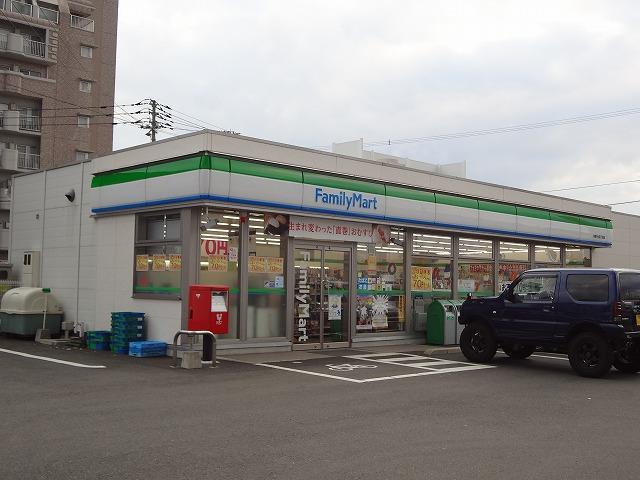 コンビニ　ファミリーマート／八幡穴生四丁目店（コンビニ）まで360m