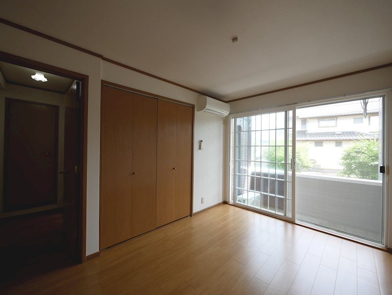 居室・リビング　西側洋室