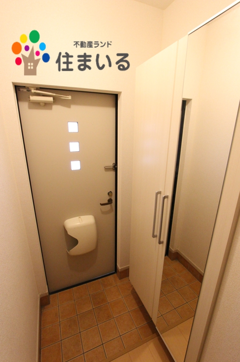 玄関　※写真は同型タイプとなります