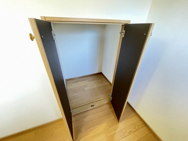 収納　反転間取り、室内写真