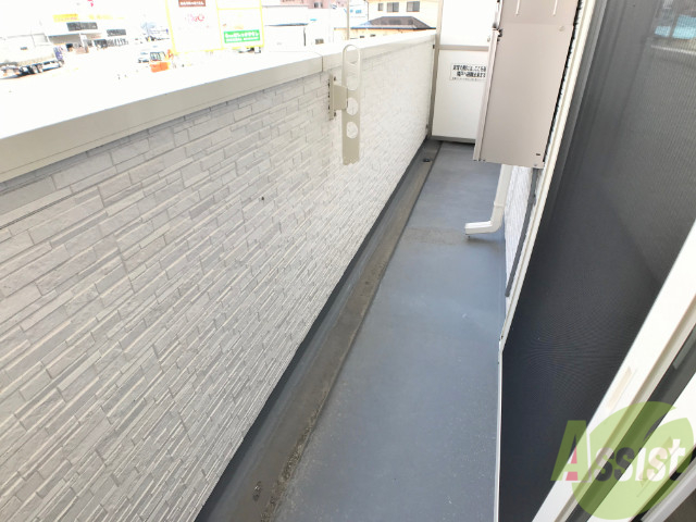 バルコニー　バルコニーもあるので洗濯物も外で干せますね。