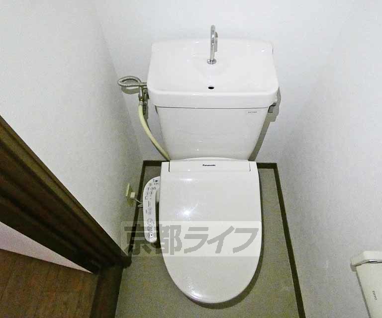 トイレ　ウォシュレット付きです！