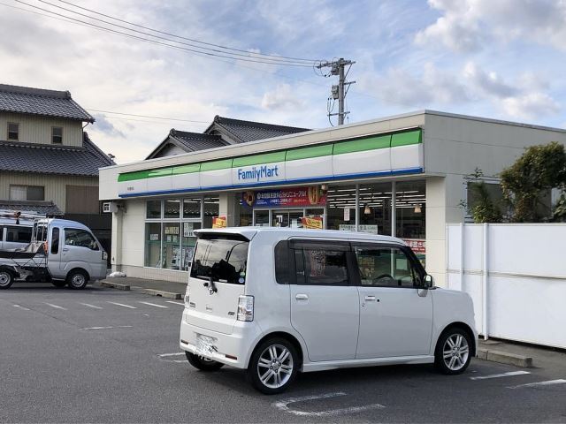 ショッピングセンター　ファミリーマート（ショッピングセンター）まで1500m
