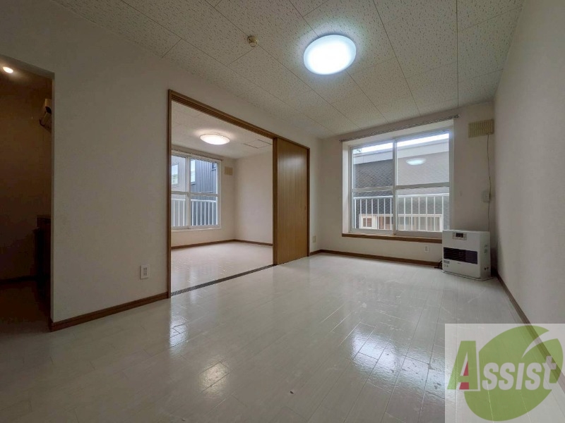 居室・リビング　広くてキレイなお部屋が広がっていて、充実した生活が送れそう。