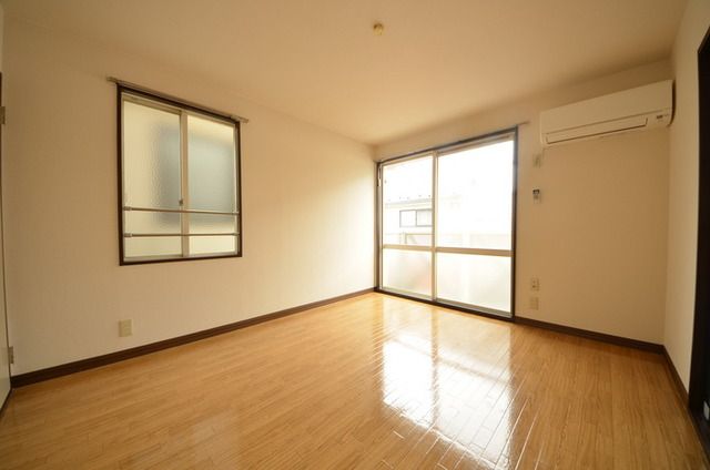 居室・リビング　☆南側洋室☆