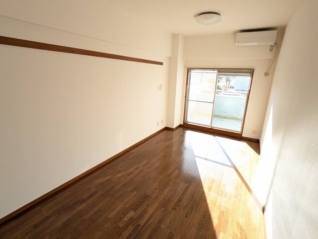 居室・リビング　★★９．４帖の洋室です♪★★