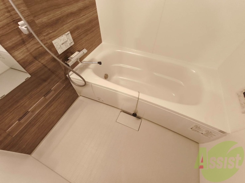 バス・シャワールーム　お風呂になります。一日の疲れを癒してくださいね。