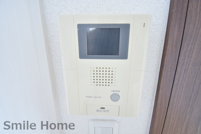 セキュリティ　TVモニターホンは安心ですね。誰か確認してから開けて下さいね