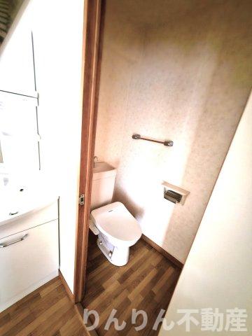 トイレ　落ち着いたトイレです