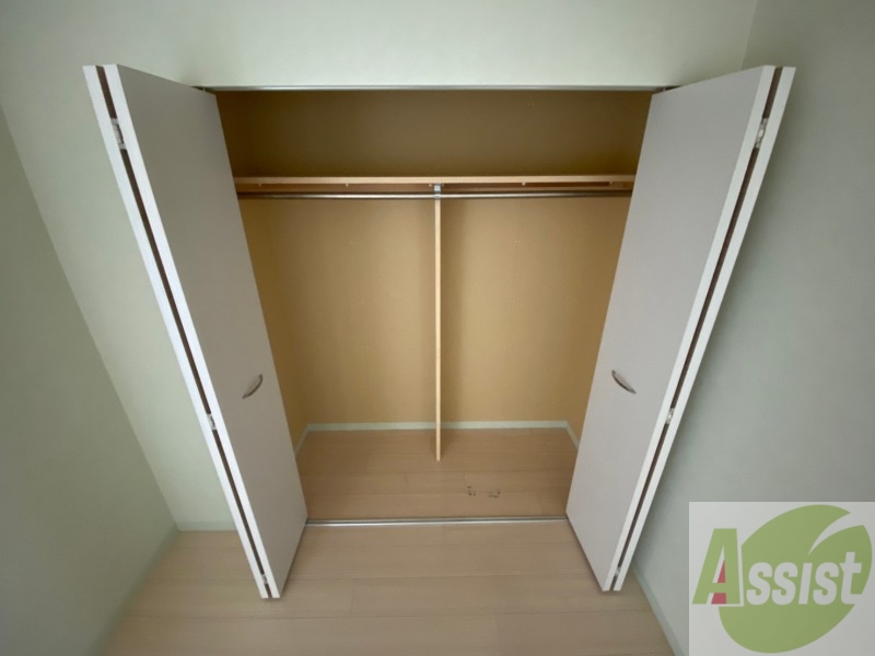 収納　寝室の収納です。部屋がすっきり片付きます。