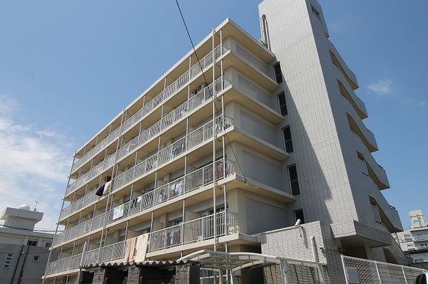 建物外観　ベルトピア宮崎７