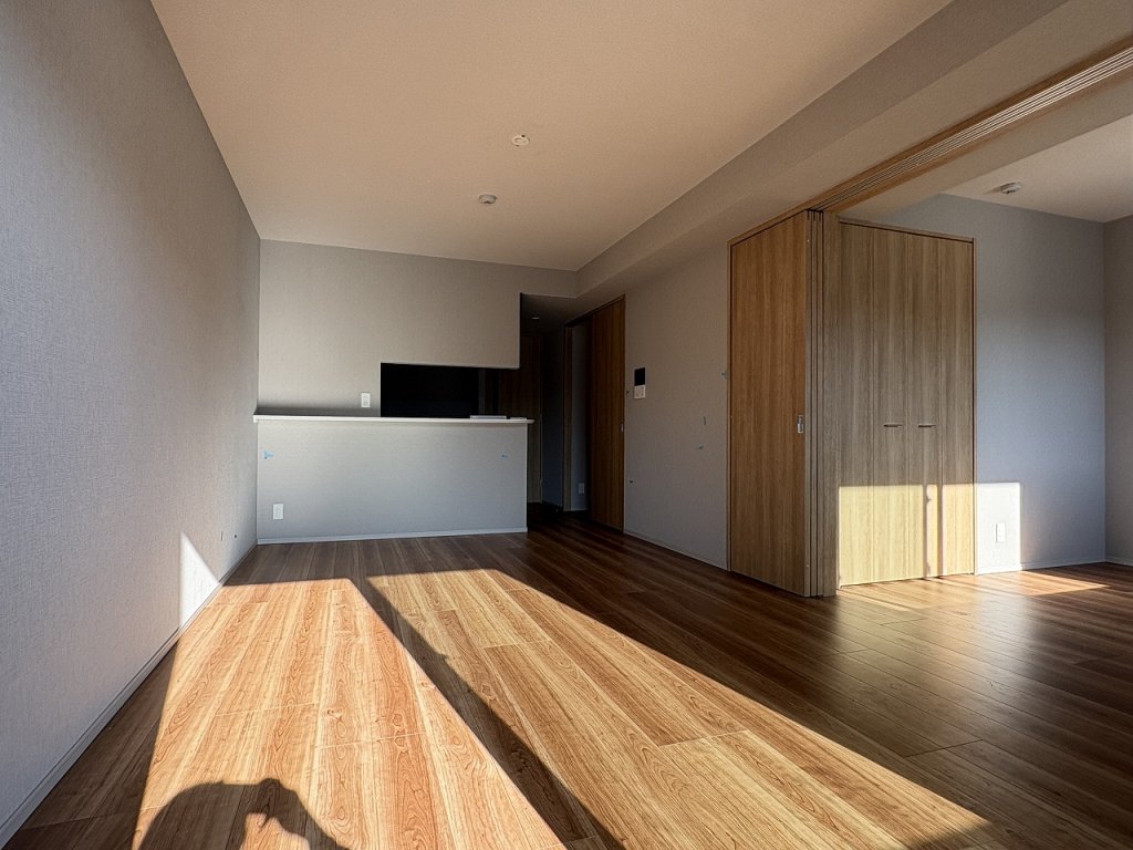 その他部屋・スペース　ゆとりあるリビング　室内綺麗です。