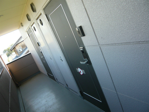 玄関　室内写真は202号室参照