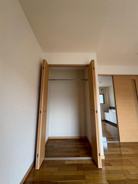 収納　長いコートやワンピースもかけられます！