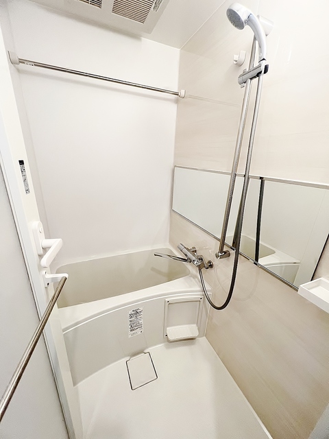 バス・シャワールーム　浴室暖房・乾燥・２４時間換気機能付き