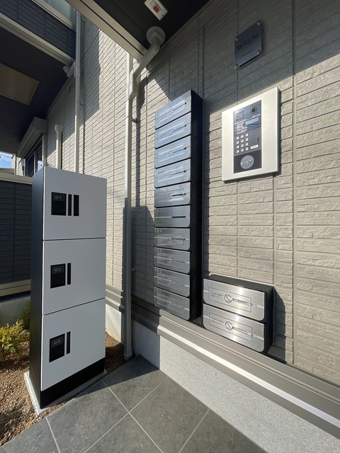 エントランス　宅配ボックス完備♪♪