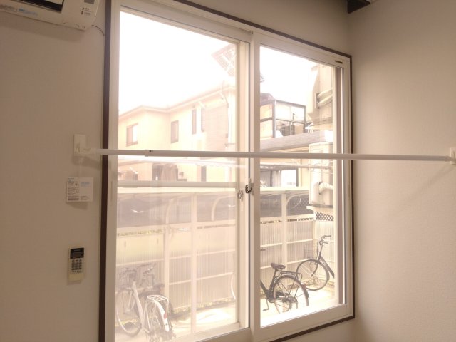 その他設備　室内洗濯物干し金物 内窓設置