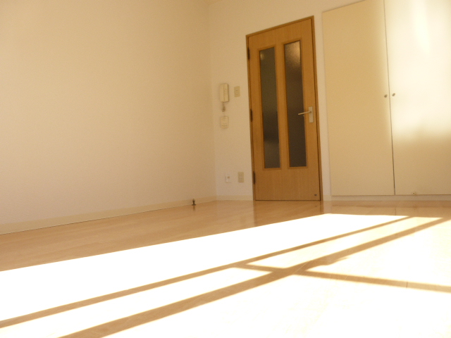 その他　居室6帖（別アングル撮影）