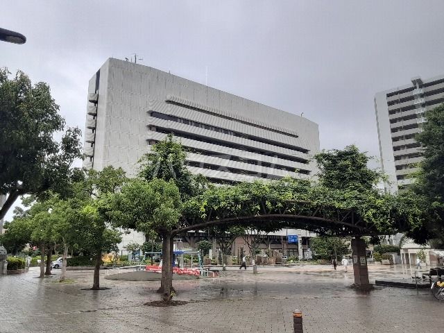 役所　横須賀市役所（役所）まで546m