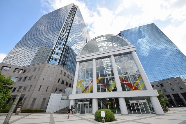 ショッピングセンター　シーバンス・ア・モール（ショッピングセンター）まで483m