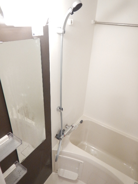 バス・シャワールーム　お風呂で日々の疲れを落としましょう