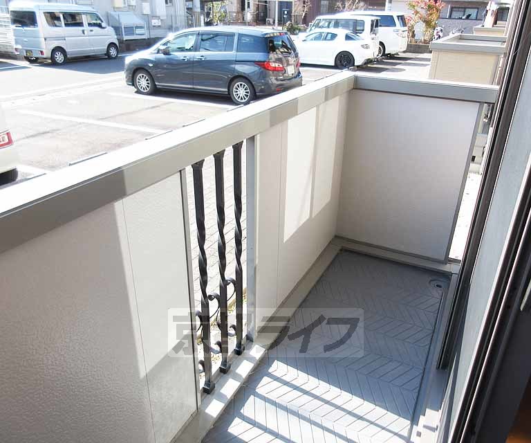 バルコニー　日当り良好なバルコニです。