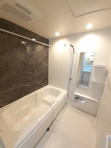 バス・シャワールーム　お風呂で日々の疲れを落としましょう