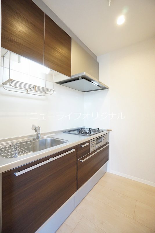 キッチン　３口コンロ　・グリル付きのキッチン
