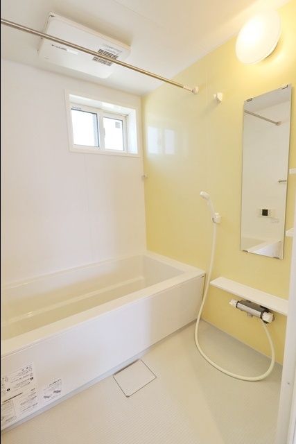 バス・シャワールーム　別部屋写真お風呂に窓はありません