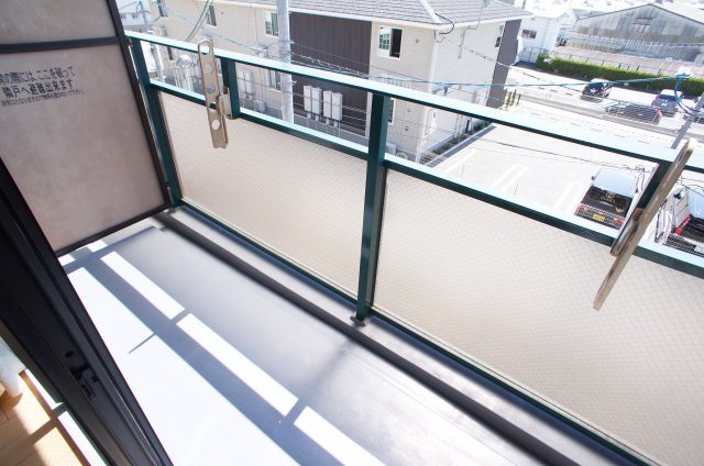 バルコニー　日当たりの良いバルコニーです
