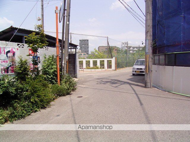 その他　前面道路（その他）まで0m