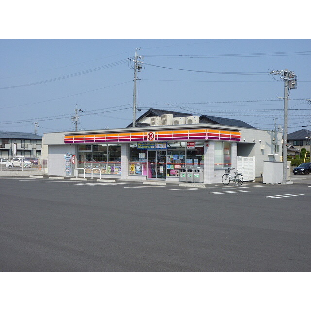 コンビニ　ファミリーマート鈴鹿中江島町店（コンビニ）まで200m