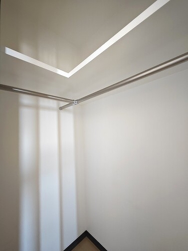 収納　洋室6.5畳のウォークインクロゼット