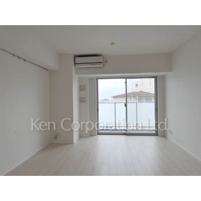 居室・リビング　同タイプ9階のお部屋を撮影。仕様が異なることがあります。