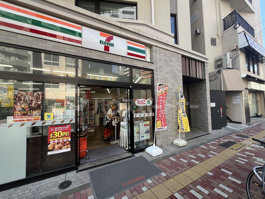 コンビニ　セブン-イレブン 台東入谷１丁目北店（コンビニ）まで1m