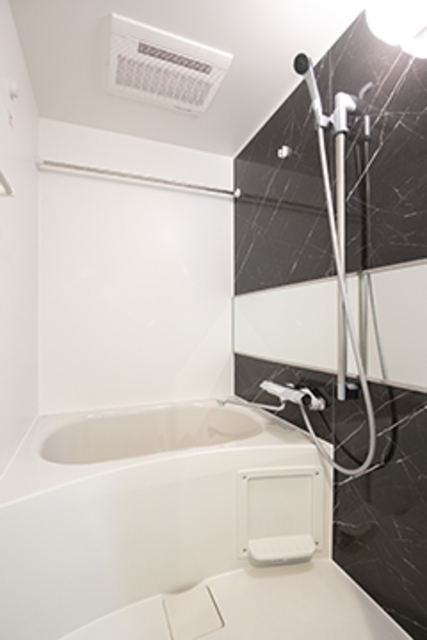 バス・シャワールーム　※写真は同タイプ住戸です。