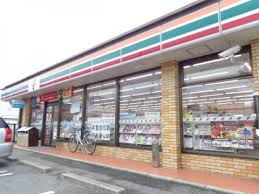 コンビニ　セブンイレブン 太宰府梅ヶ丘店（コンビニ）まで693m
