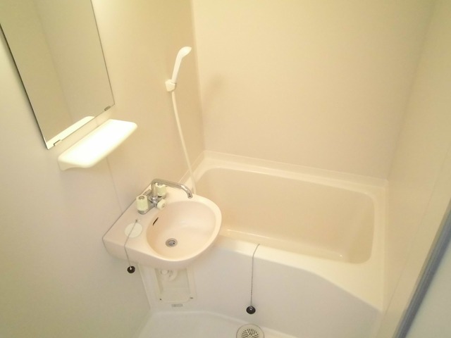 バス・シャワールーム　※別室参照写真※現状優先