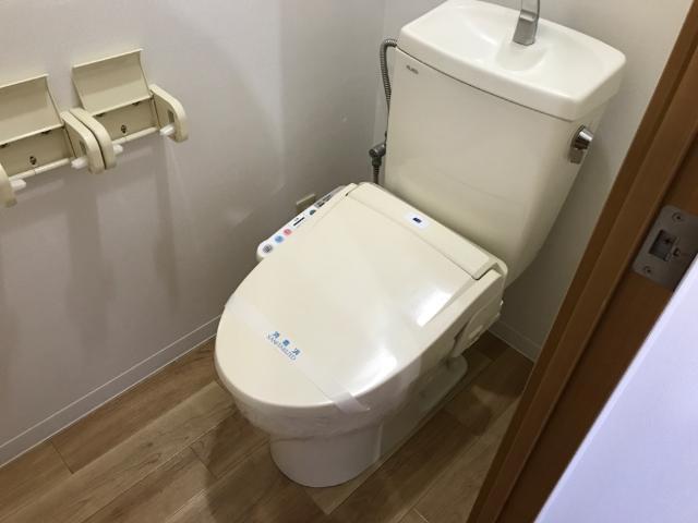 トイレ　シャワー付トイレ