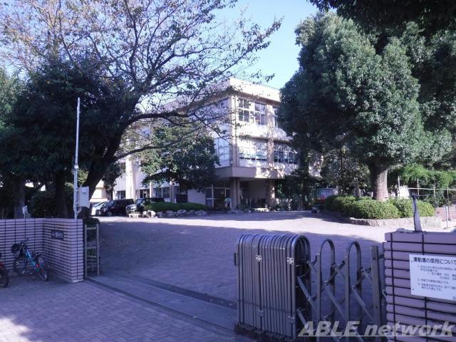 小学校　熊本市立月出小学校（小学校）まで554m