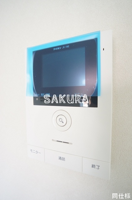 セキュリティ　女性の方でも安心のモニター付きインターフォン♪