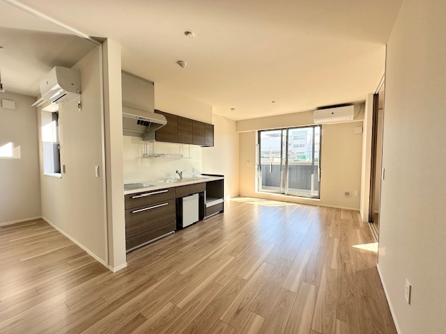 居室・リビング　広いリビングはゆったりくつろげる憩いの空間♪