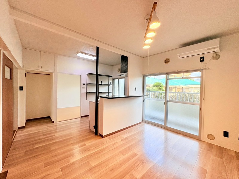 居室・リビング　※他号室参考写真